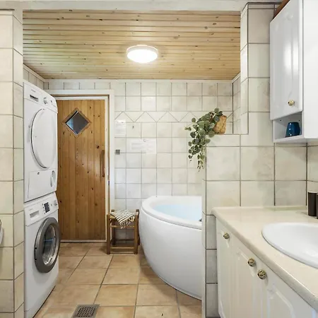 Ferienhaus Awesome In With Wifi Tranekær